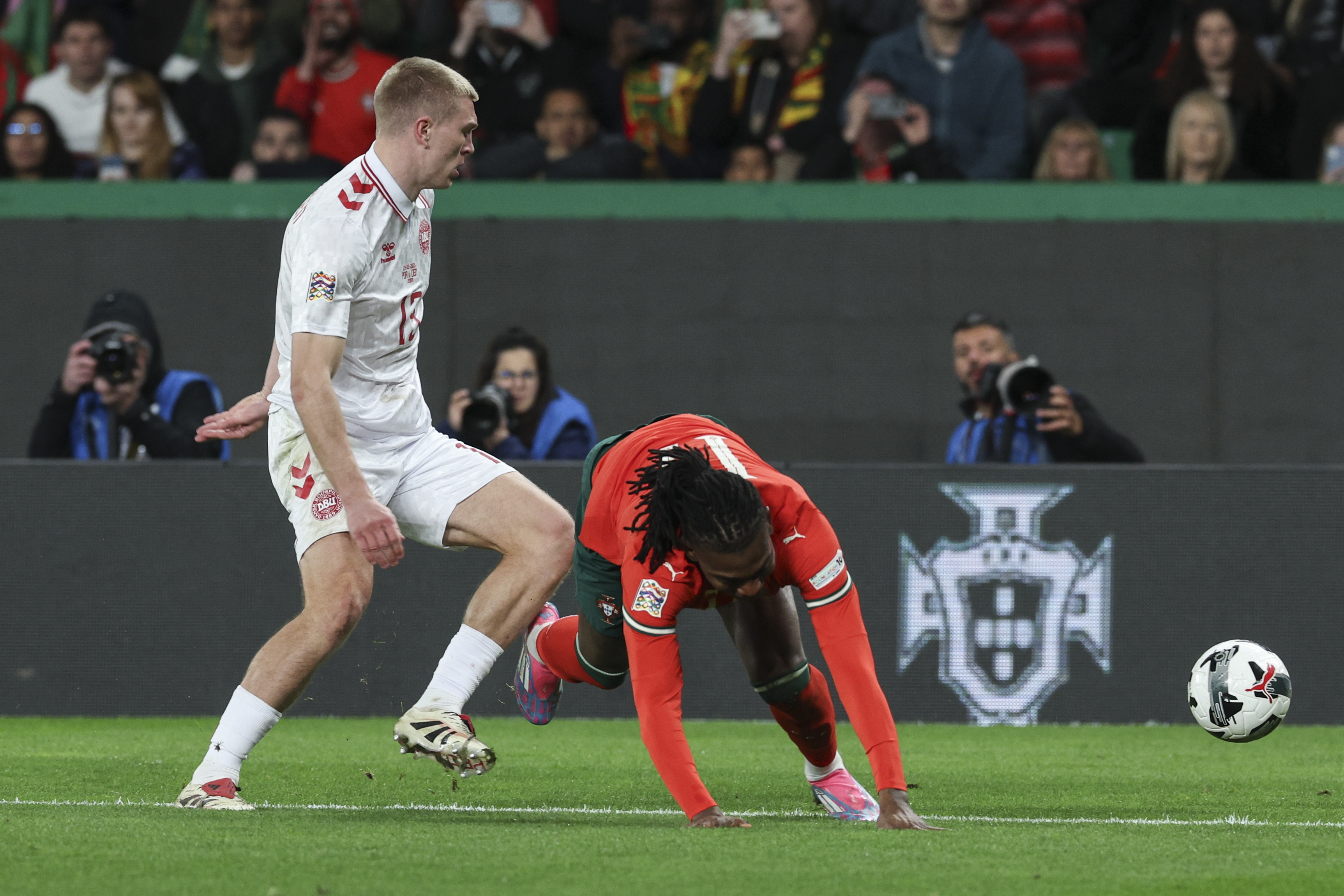 爱游戏体育官网-关于葡萄牙女足队成功晋级世界杯预选赛决赛圈，迎接挑战的信息