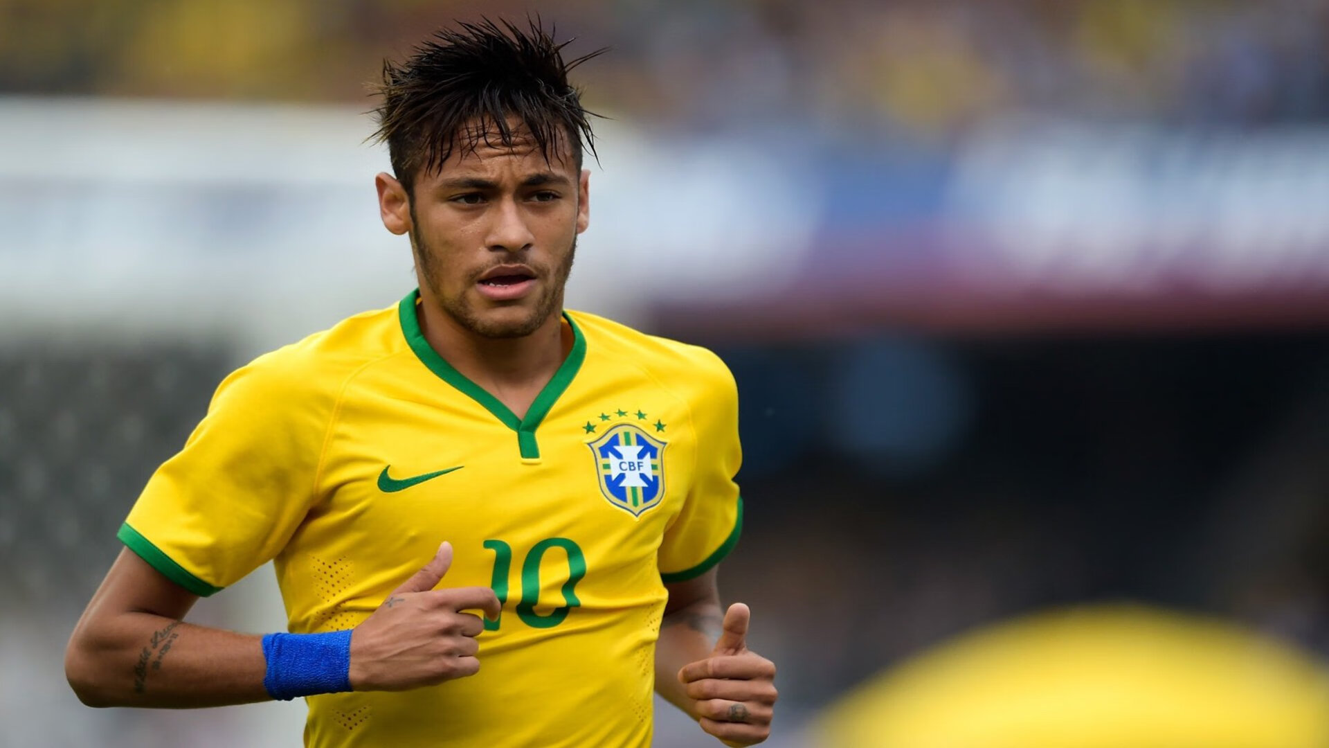 逆袭时刻,深圳队最后时刻击败猛龙,米切尔点燃赛场