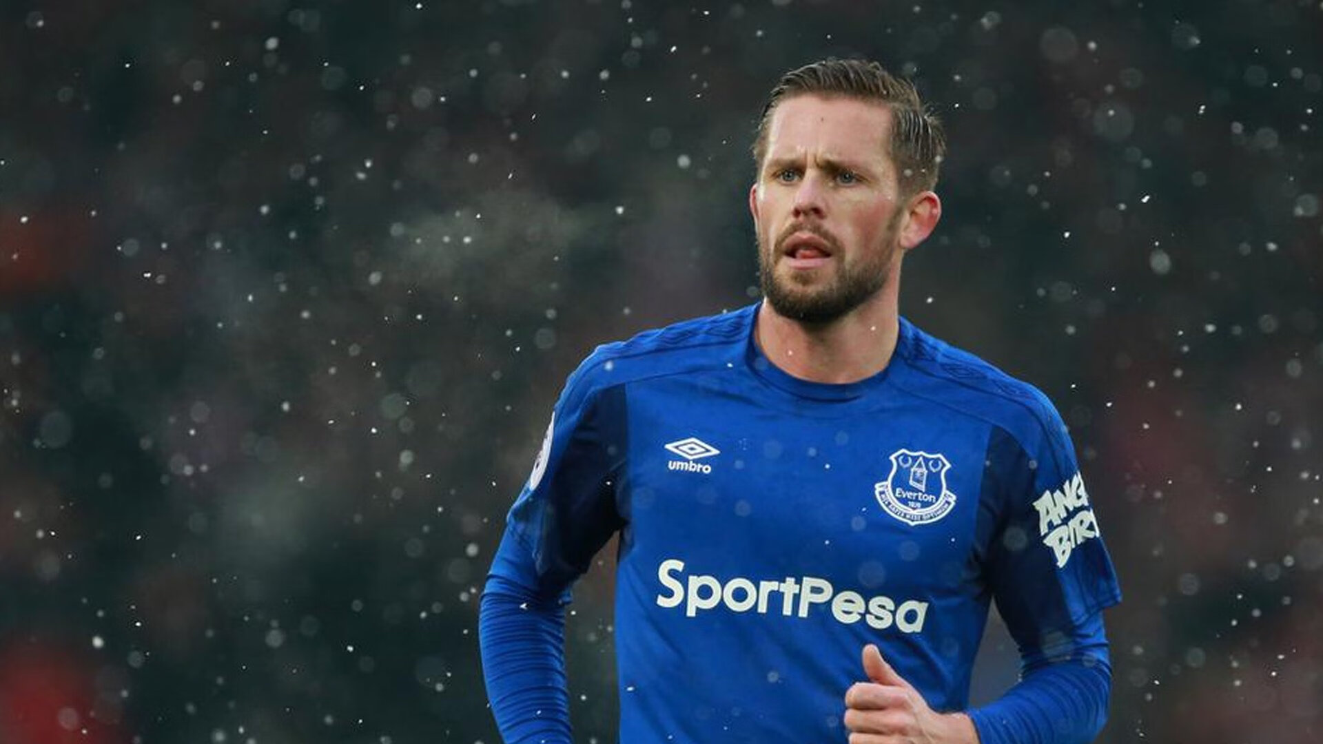 从荷兰冲垮沙特到德甲争冠战，阿什拉夫·哈基米的双重征服