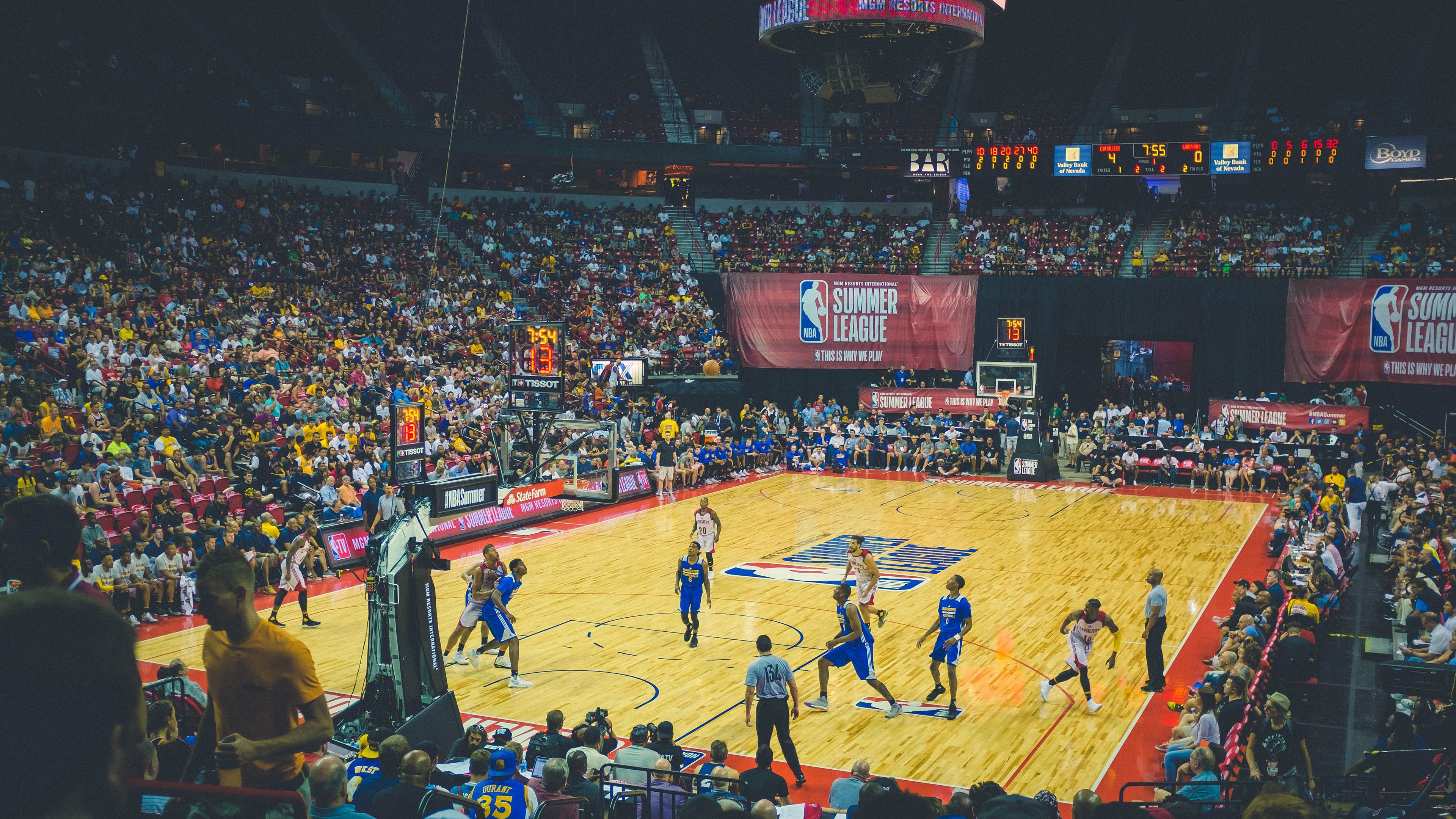 赛道与球场，当莫兰特在F1揭幕战接管比赛